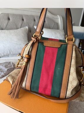 Gucci Brown Leather Shoulder Bag with Green and Red Signature Stripe